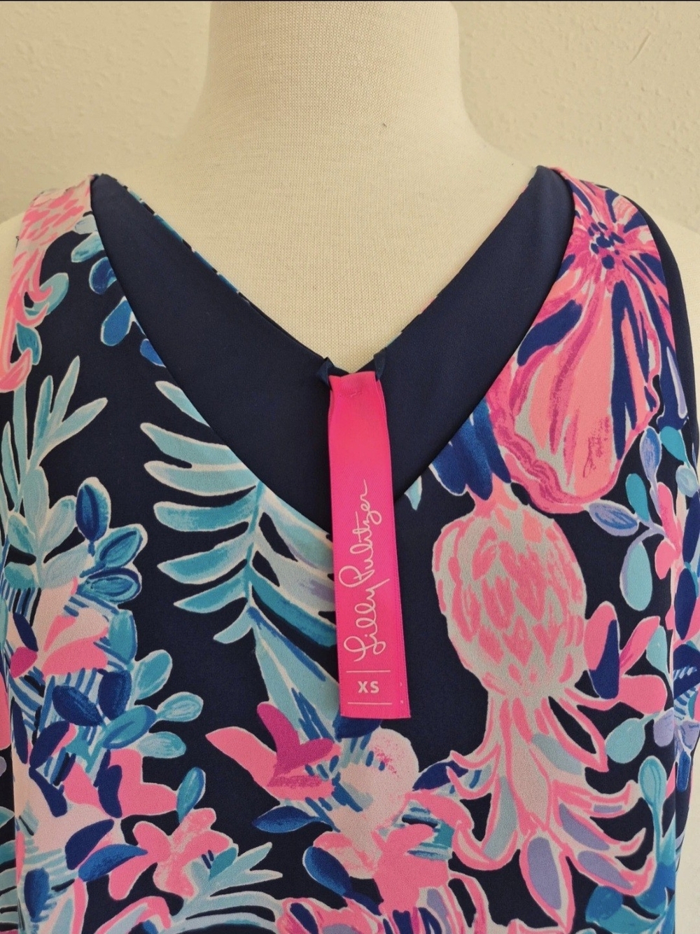 Lilly Pulitzer Floral Pineapple V-Neck Tank Top Cami Size XS